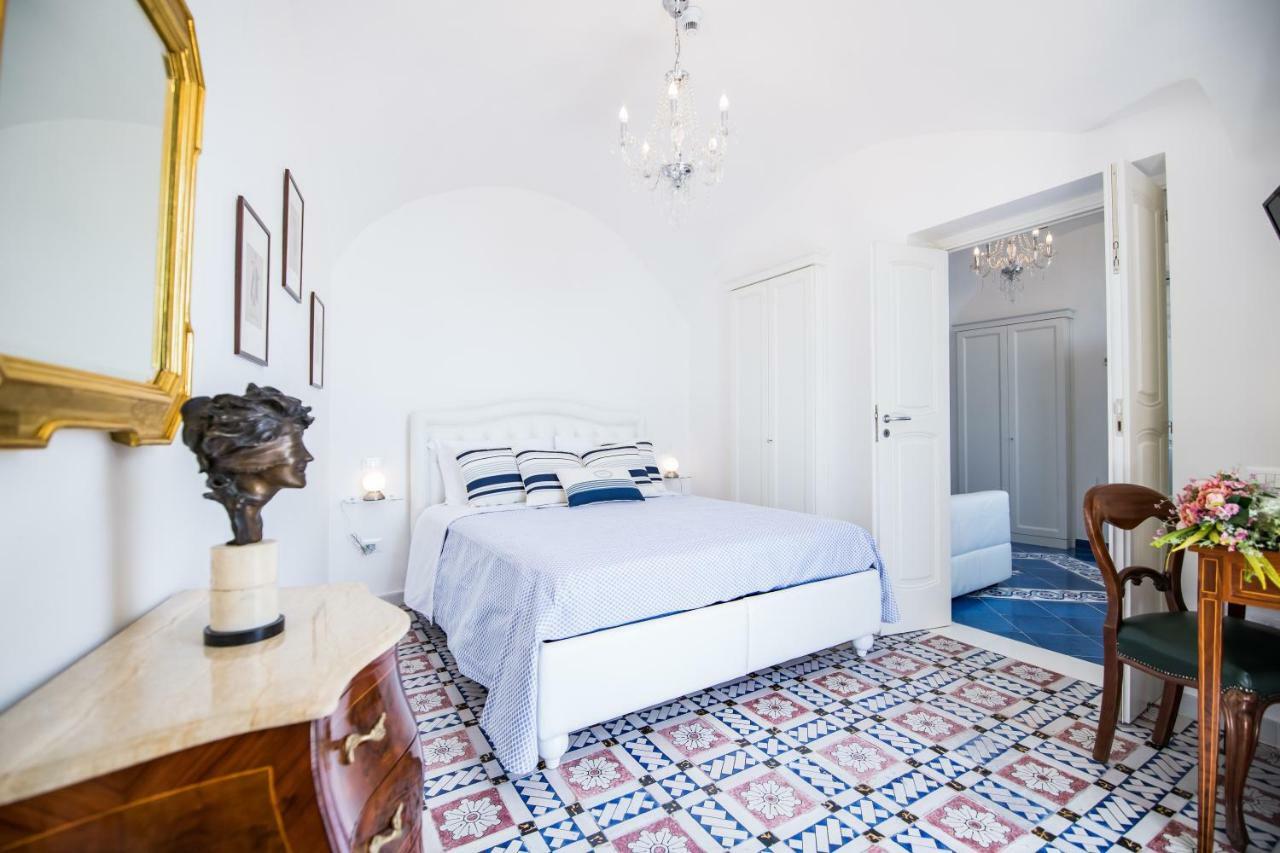 Suite Picasso アマルフィ エクステリア 写真