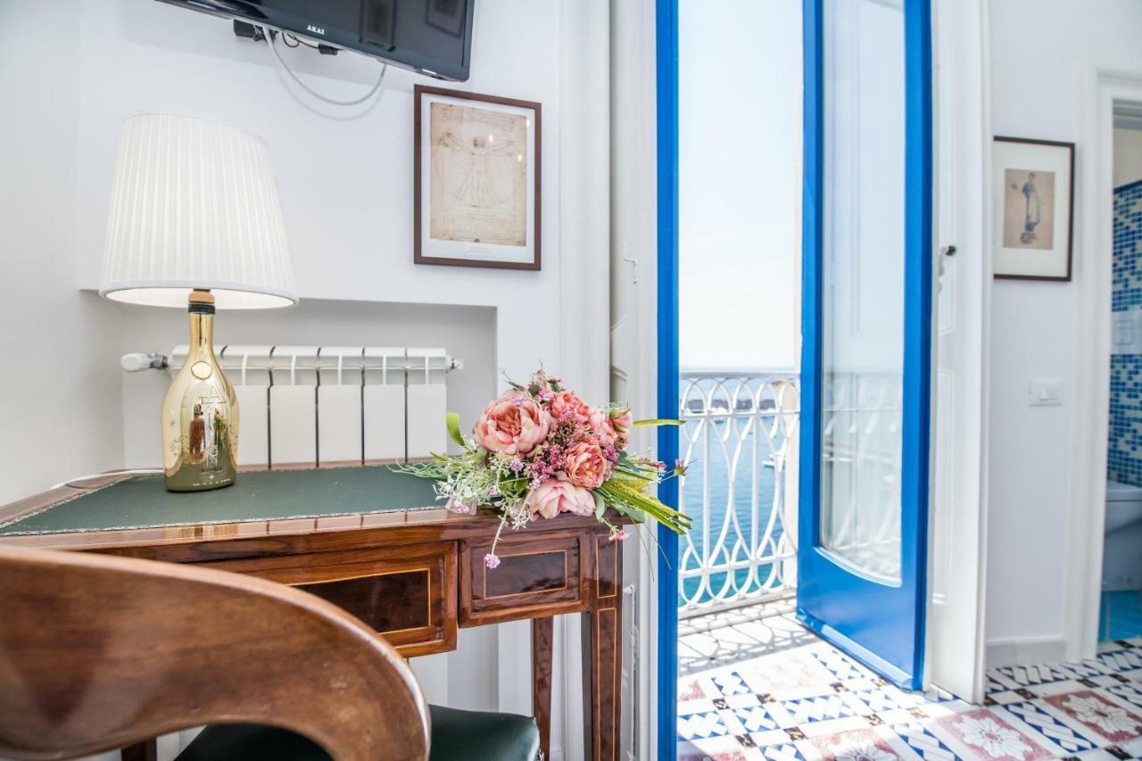 Suite Picasso アマルフィ エクステリア 写真
